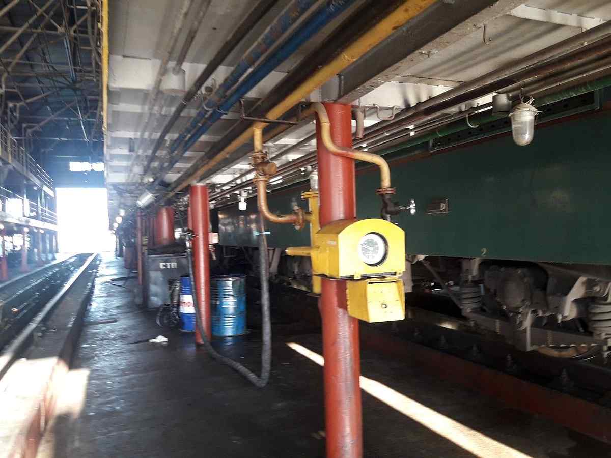31761 1