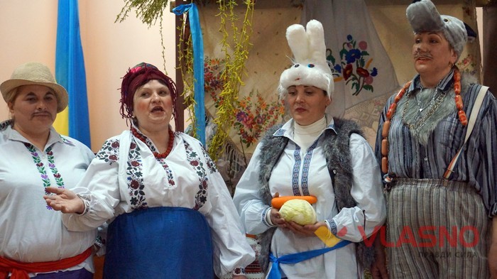  Вінничанам роздали 15-кілограмову паску із заварним кремом