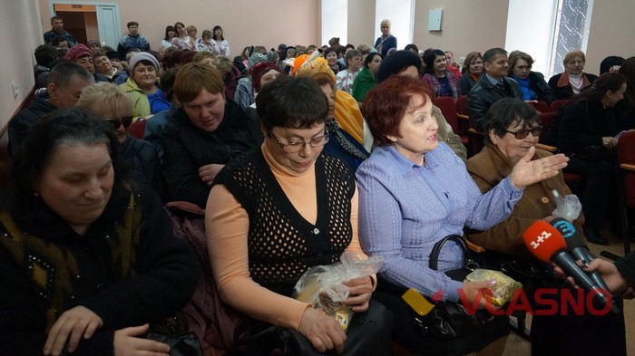  Вінничанам роздали 15-кілограмову паску із заварним кремом