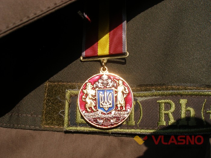Вінницький другокласник відправив бійцям посмішку України фото