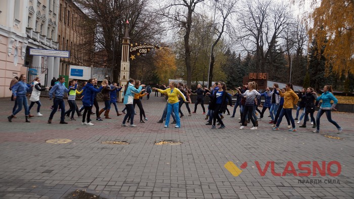танцювальний флешмоб до Тижня студента у Вінниці фото
