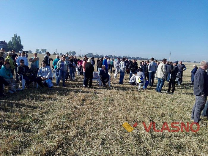 Удосвіта у Вінниці розігнали мирний протест та почали будувати кладовище 