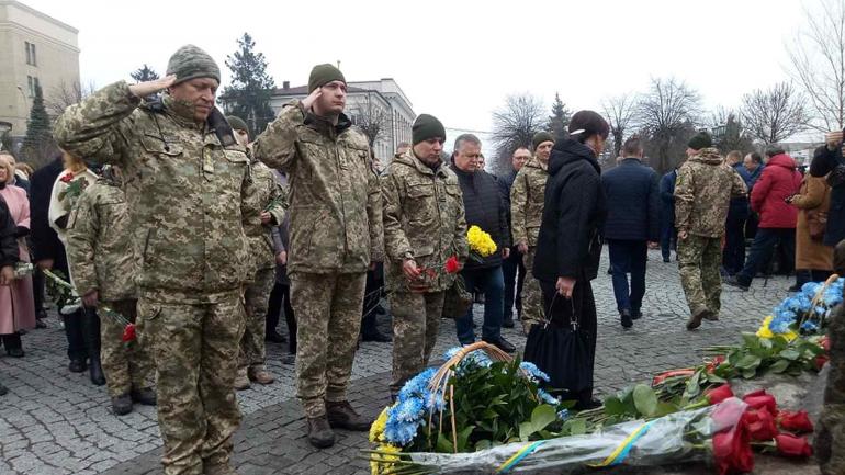 &laquo;Шевченко &ndash; краща зброя за метал&raquo;: у Вінниці відзначили 206 річницю Кобзаря (ФОТО)