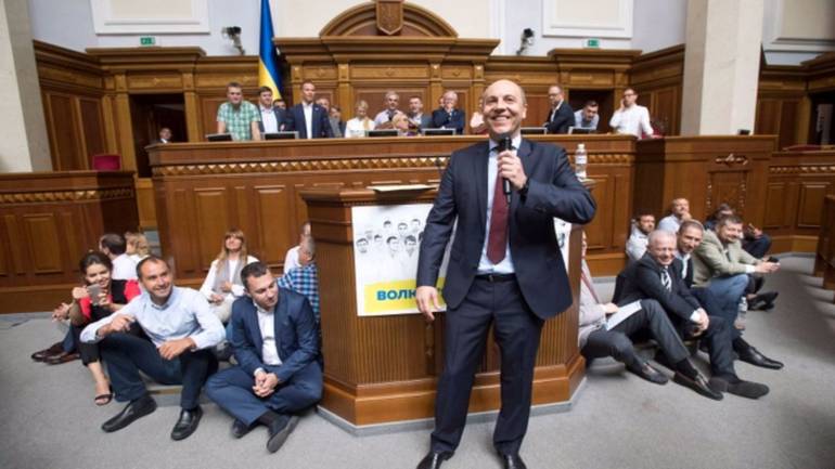 &laquo;Указ про розпуск парламенту буде оскаржений у КС&raquo; &ndash; Парубій
