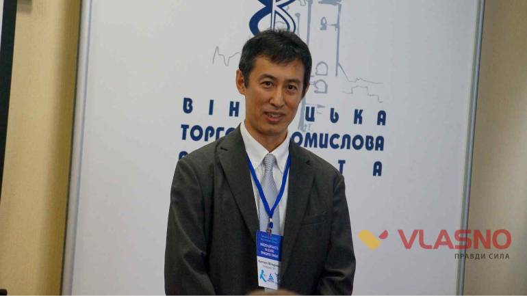 У Вінниці професор з Японії за допомогою &laquo;Лего&raquo; вчить покращувати бізнес (ФОТО)