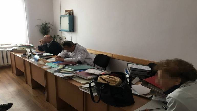 Львівських медиків, що призначали інвалідність за гроші, затримала СБУ