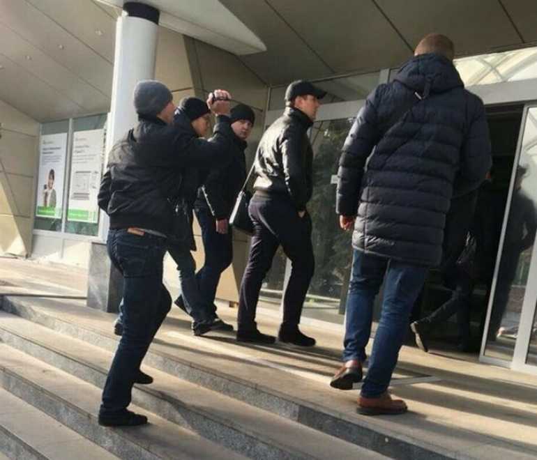 Генпрокуратура провела обшуки в офісі Приватбанку в Дніпрі