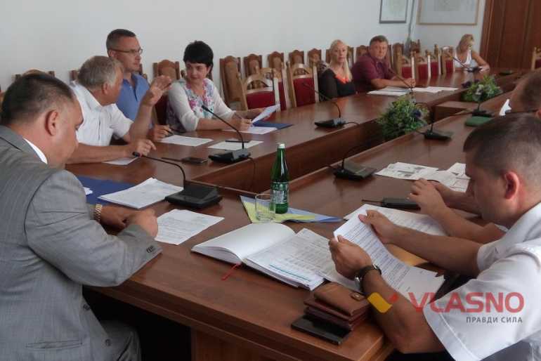 Вінницькі депутати обурювались нестачі коштів на проекти