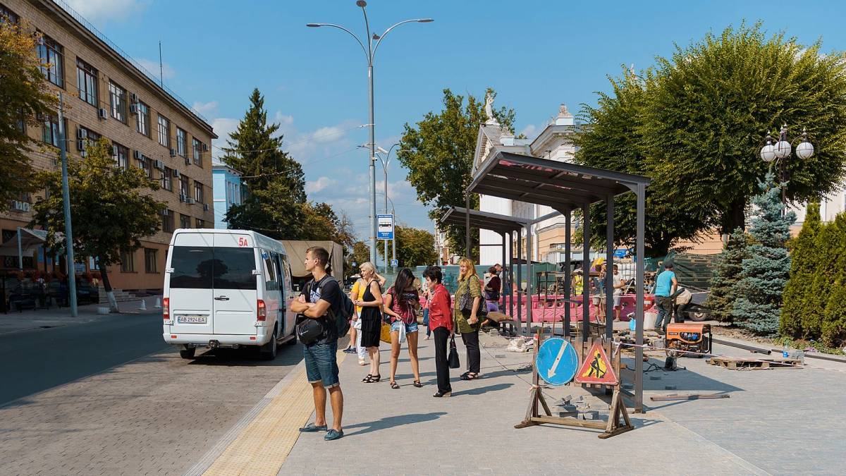 Павільйони та електронне табло: у Вінниці облаштовують зупинку за два мільйони