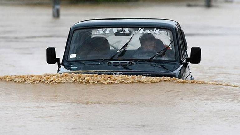 Води по коліно: місто на Вінниччині затопило після зливи