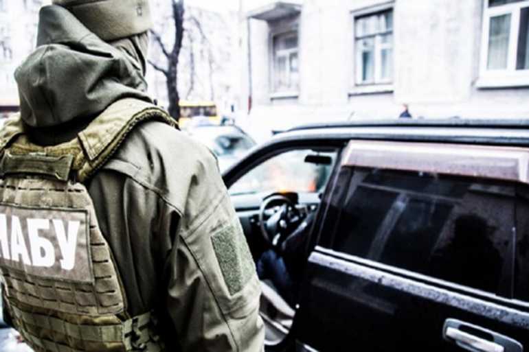 Детективи НАБУ "взяли" одного з суддів Донецької області на хабарі