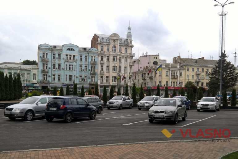службові автомобілі Вінницької міської ради фото