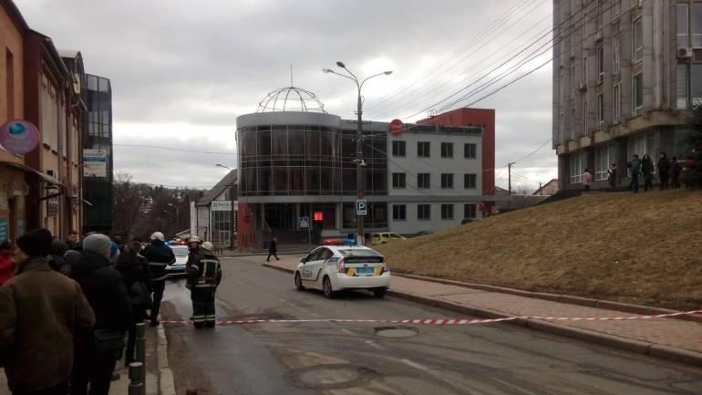 У Вінниці евакуювали людей з банку через &laquo;замінування&raquo;
