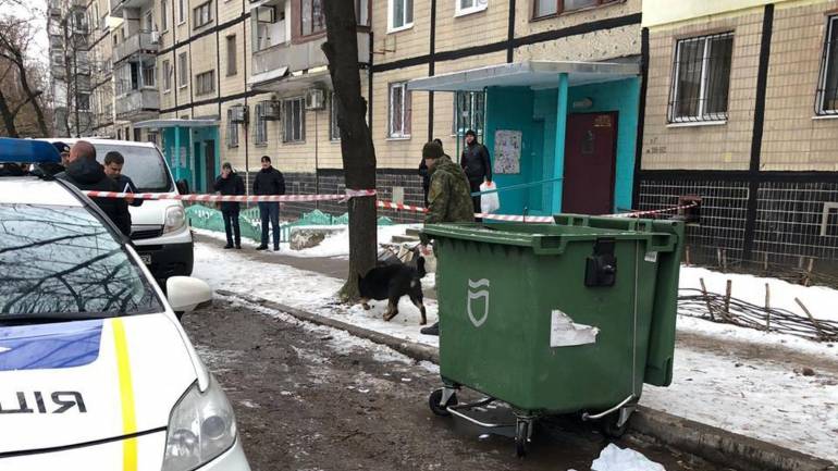 Запхане у чемодан тіло дівчини виявили у сміттєвому баці у Дніпрі