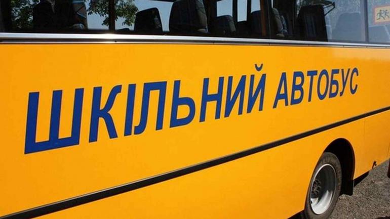 На Вінниччині водіями шкільних автобусів працює 62 пенсіонери