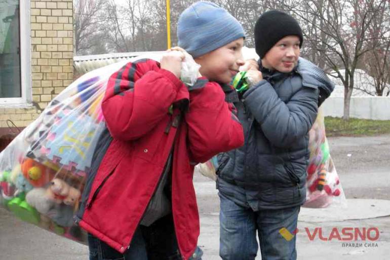 діти з особливии потребами з села Іванів фото