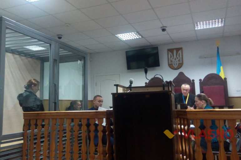 На Вінниччині п'яна жінка вдарила в око поліцейського: він осліп, суд відпустив підозрювану 