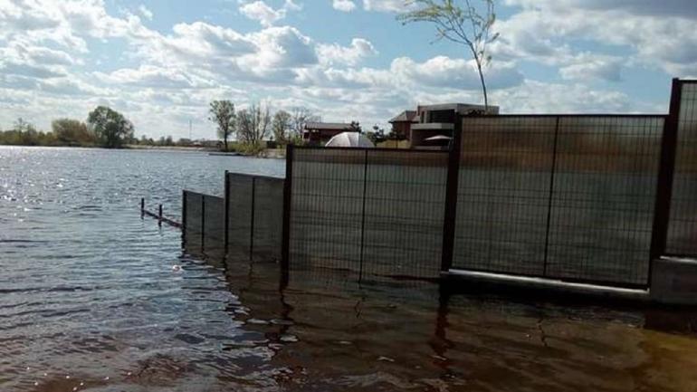 Вінницька міська рада до власників парканів не позивається