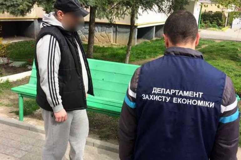 у Львові затримали хабарника фото