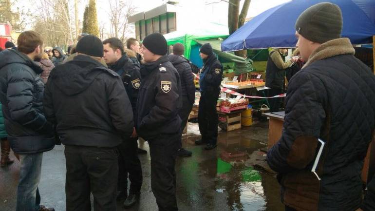 Все в крові: вінничанин відкрив стрілянину у столиці