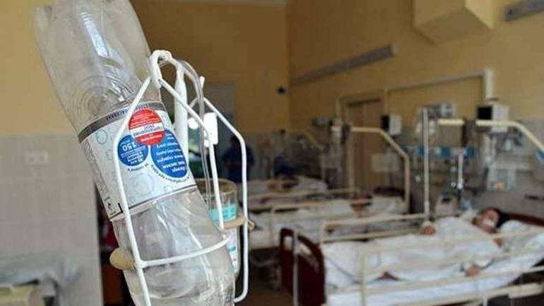 На Вінниччині 13 дорослих та двоє дітей отруїлося на поминальному обіді