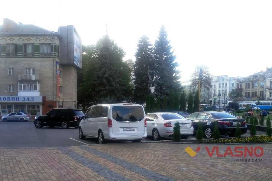 автівки вінницьких депутатів фото