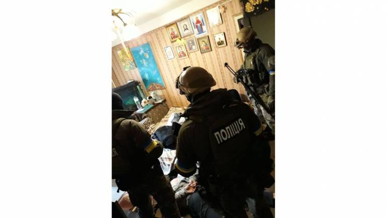 У Києві затримали підозрюваних, які спричинили збройний опір при затриманні поліцейськими у Дніпрі