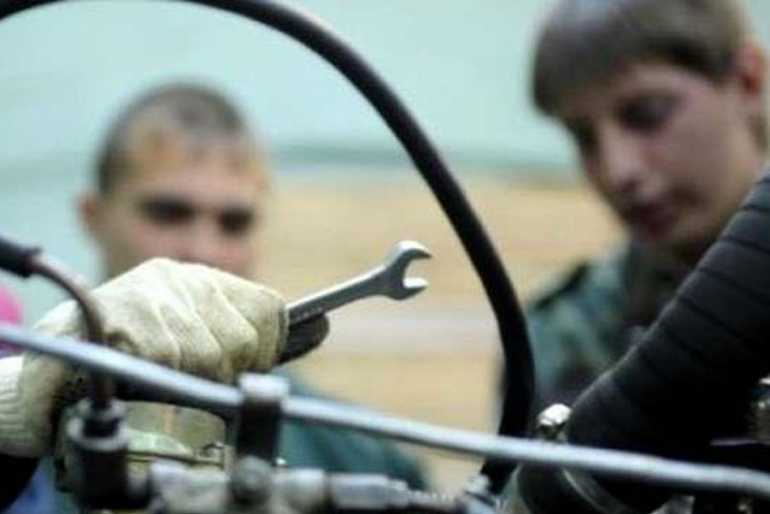 Директорка Тульчинського училища пропонує забрати у старшокласників мівіну та чіпси