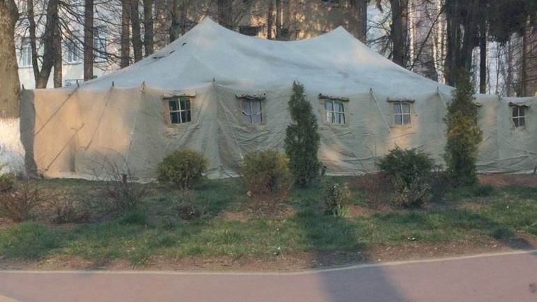 На території опорних лікарень Вінниччини встановлюють намети для &laquo;сортування&raquo; хворих