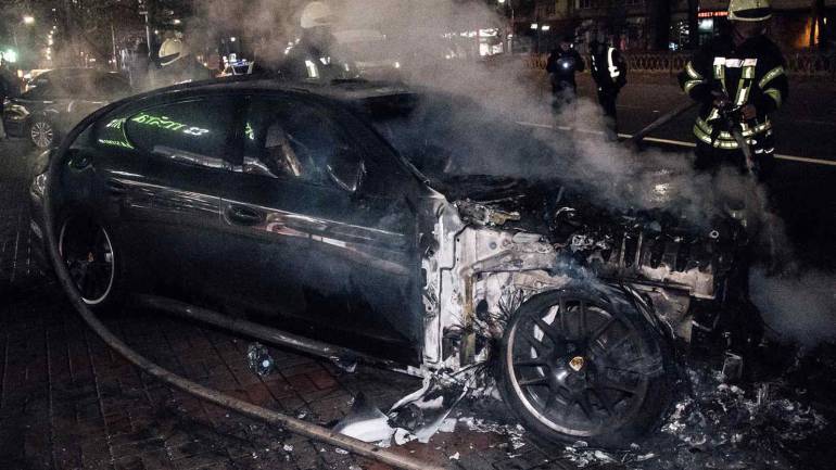 На Вінниччині горів елітний автомобіль