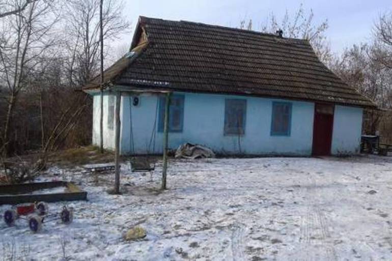 На Вінниччині на дітей під час сну обвалилася стеля