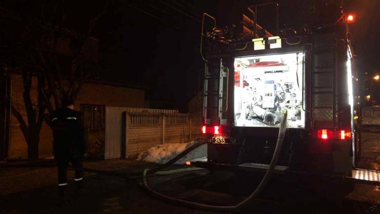 У Вінниці на Вишенці палав дах будинку (ВІДЕО)