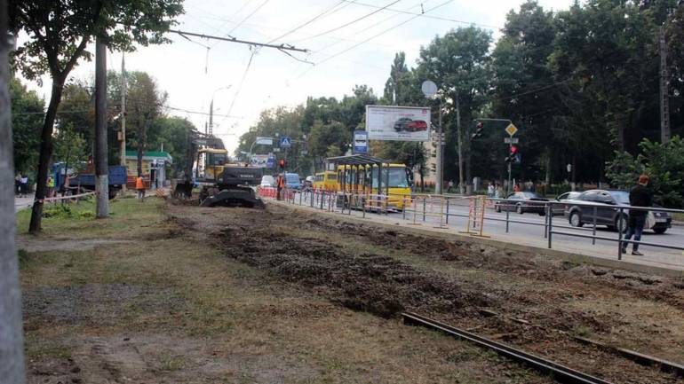 У Вінниці розпочали ремонт колій на Хмельницькому шосе