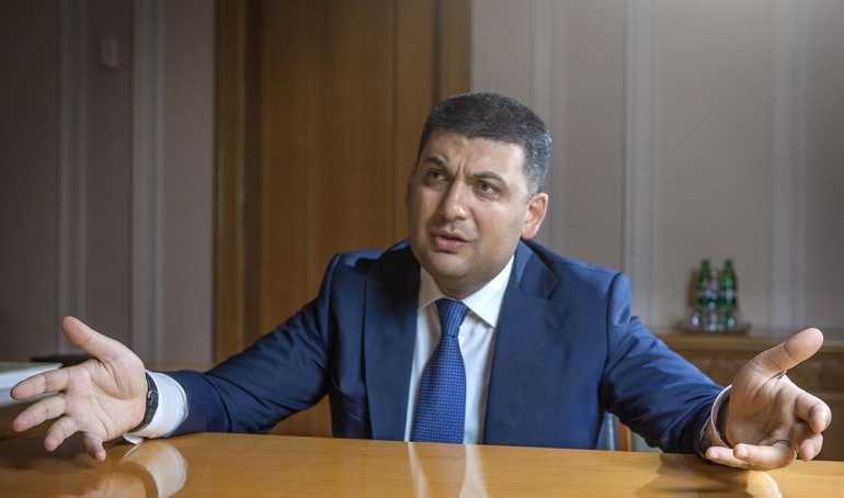 Володимир  Гройсман може відібрати статус головного символу Вінниці у водонапірної вежі