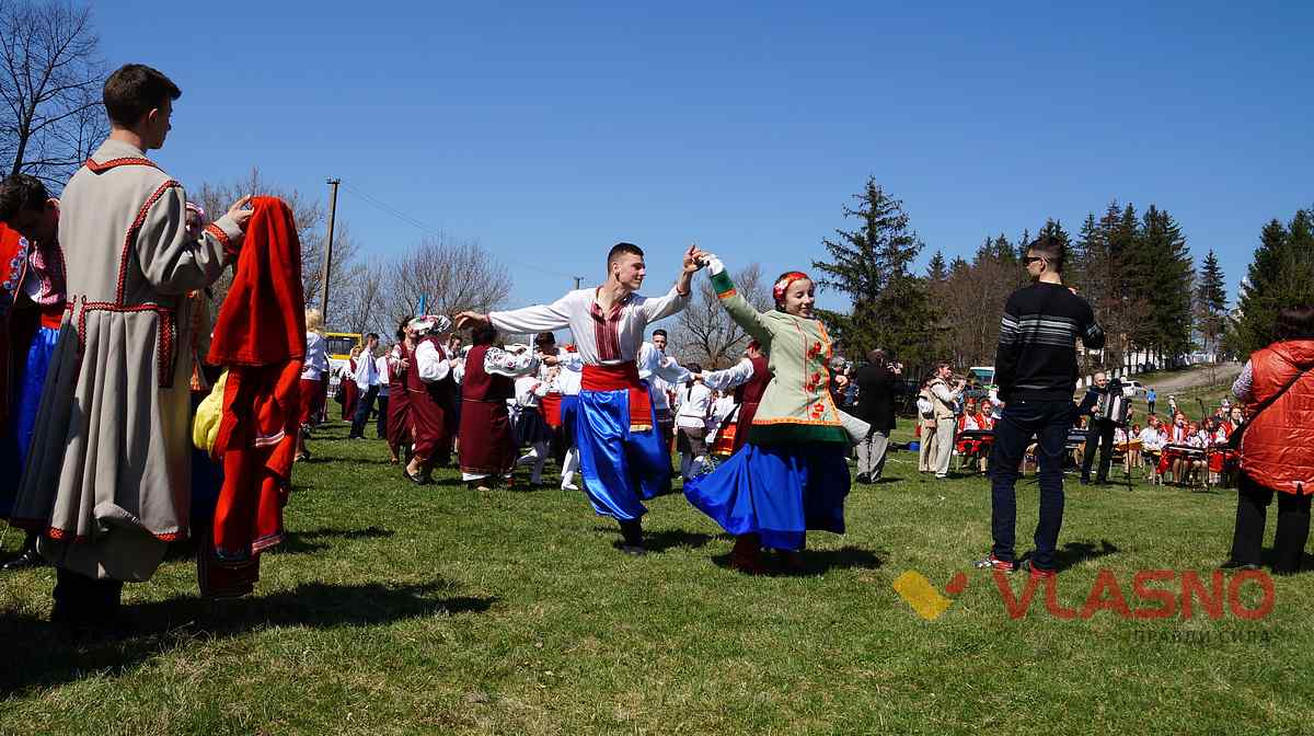 гаївки у селі Лозове фото