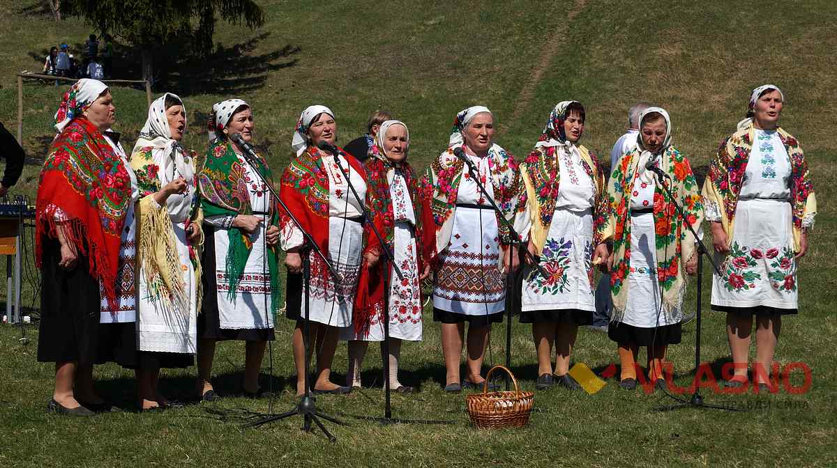 гаївки у селі Лозове фото