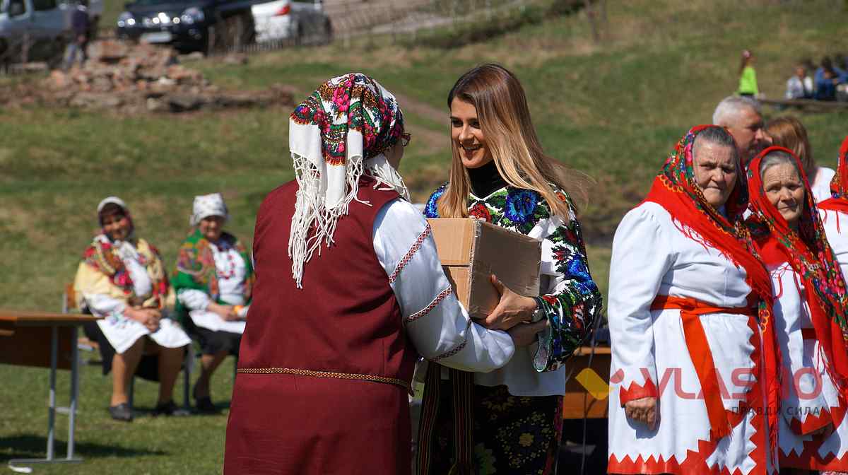 гаївки у селі Лозове фото