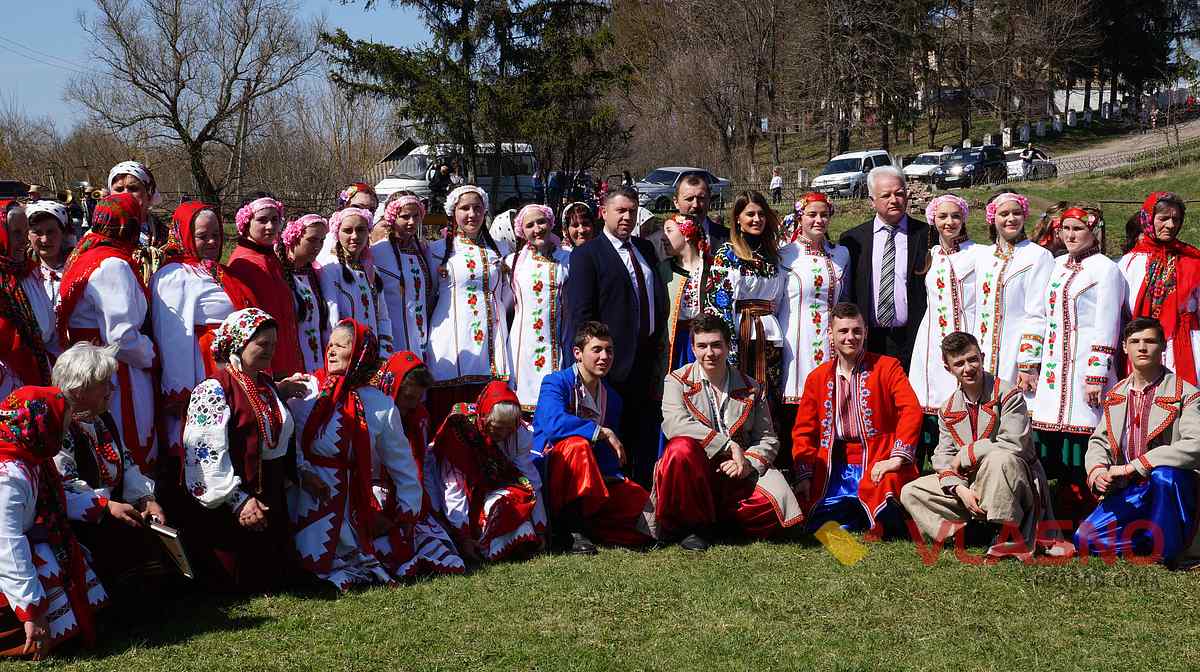 гаївки у селі Лозове фото