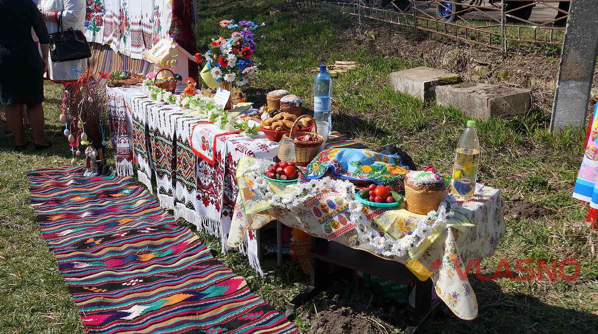 гаївки у селі Лозове фото