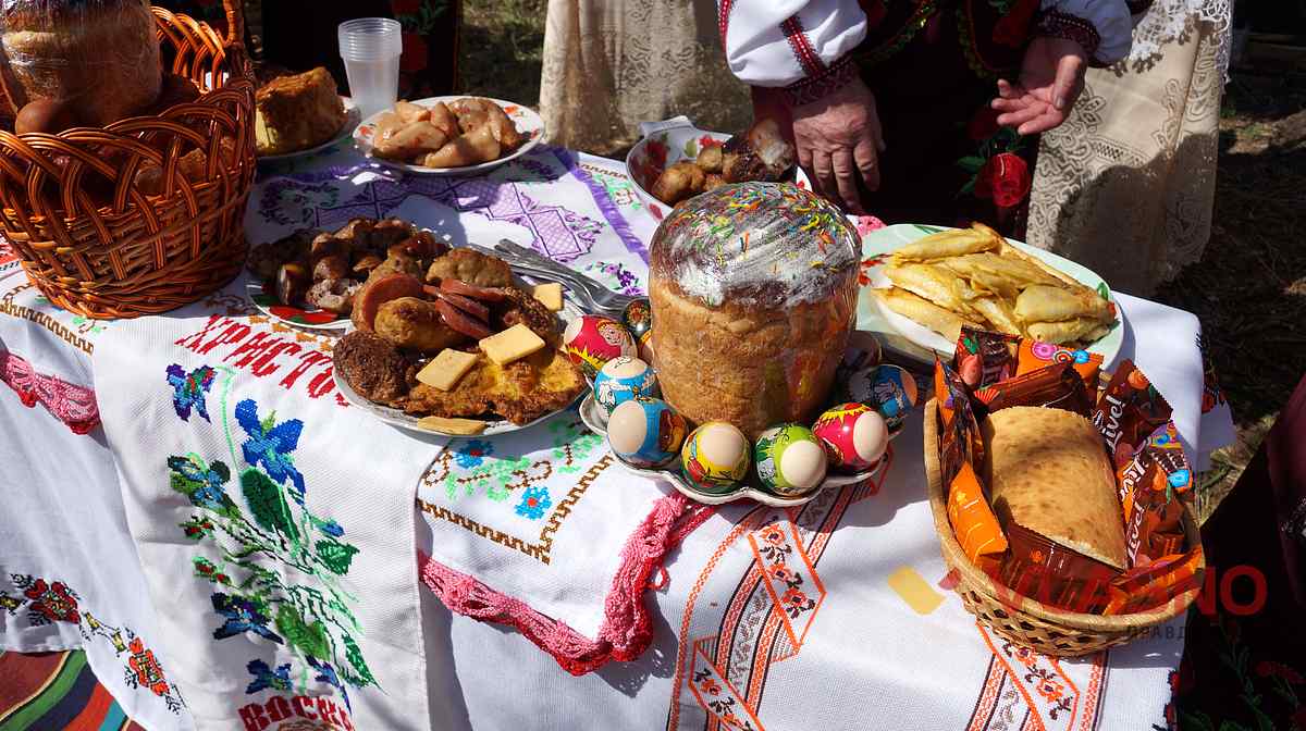 гаївки у селі Лозове фото