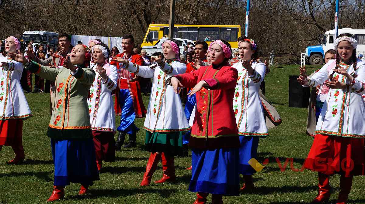 гаївки у селі Лозове фото