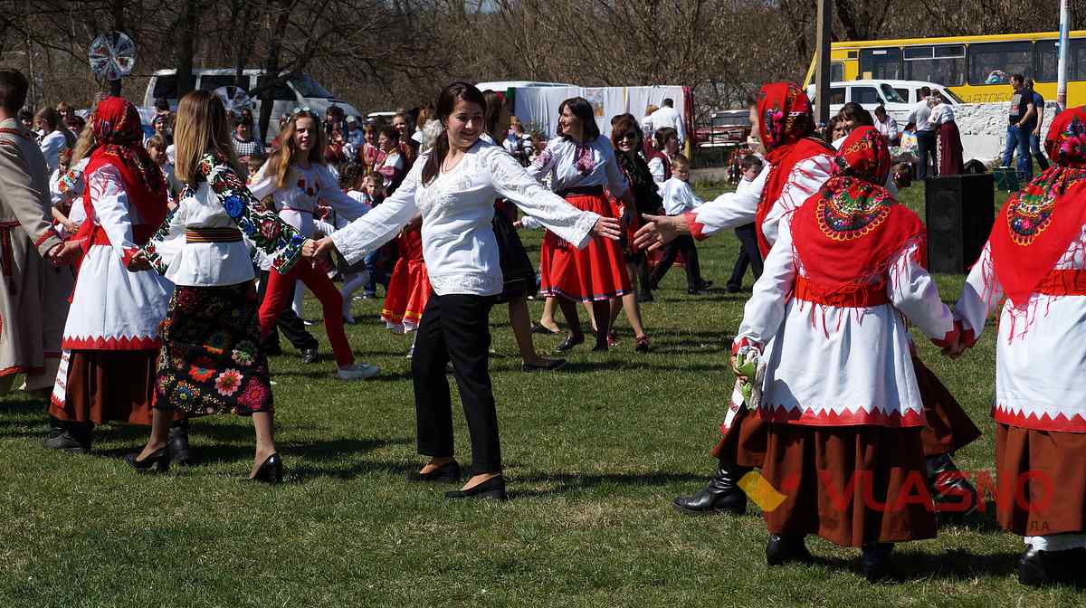 гаївки у селі Лозове фото