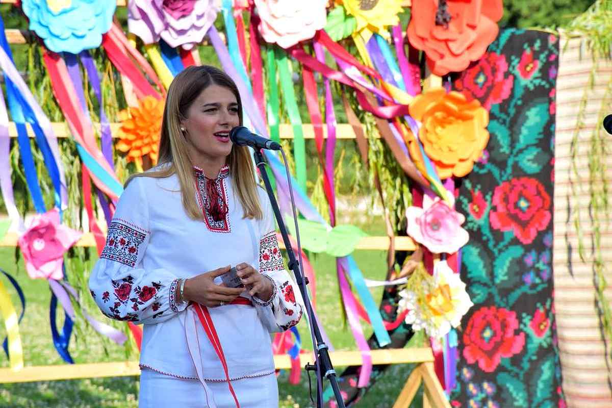 Лариса Білозір свято Купала в Томашполі фото