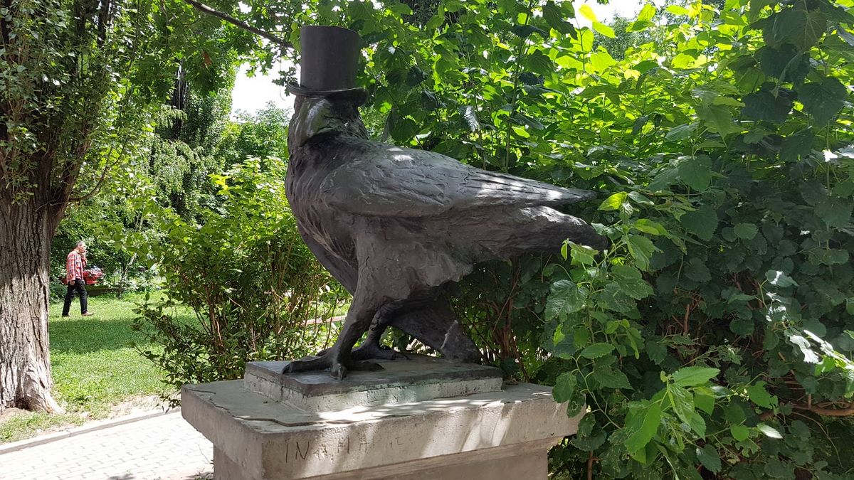 skver-kyiv-ptah-3