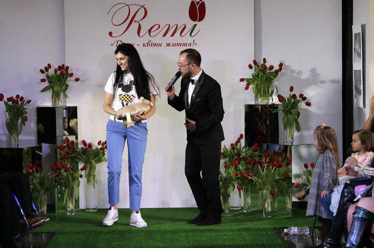Remi-показ фото