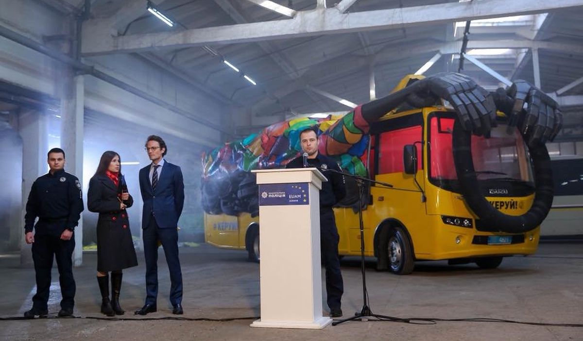nekerovanyj-avtobus-1