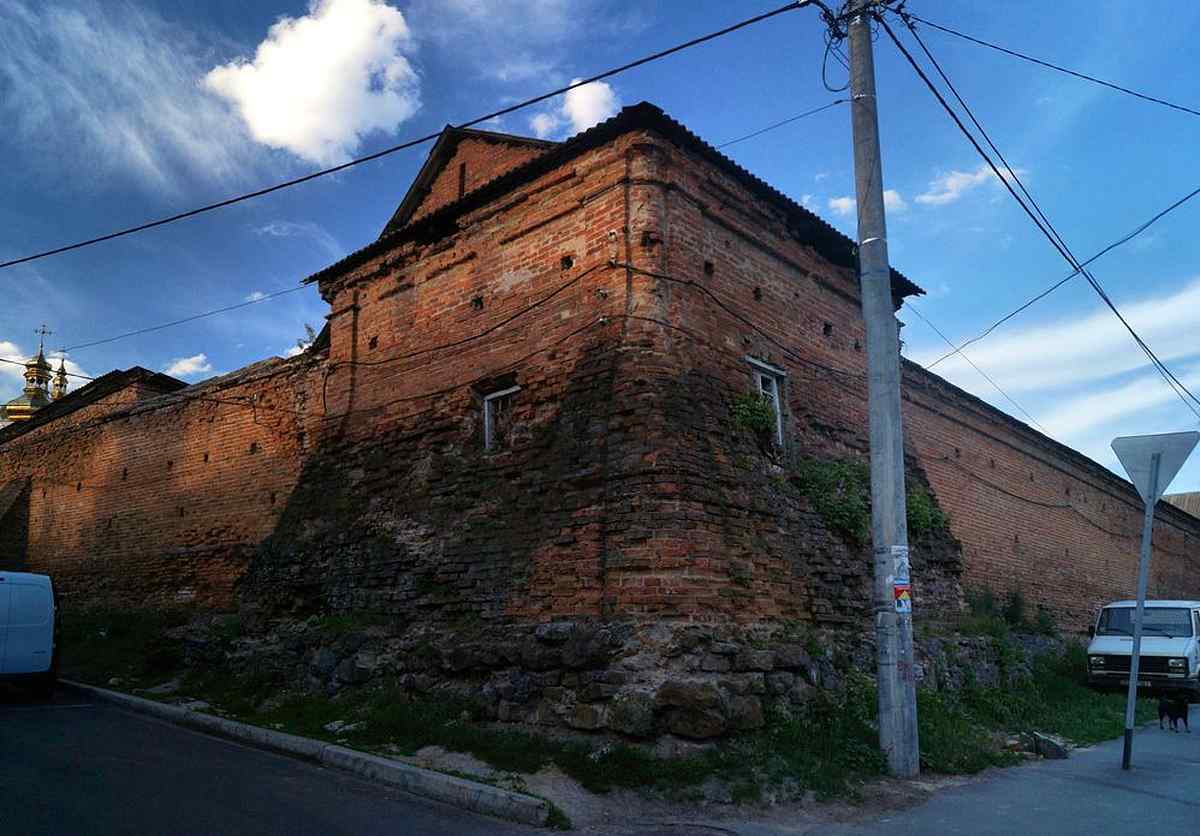 vinytsia16 iezuit mury1 1