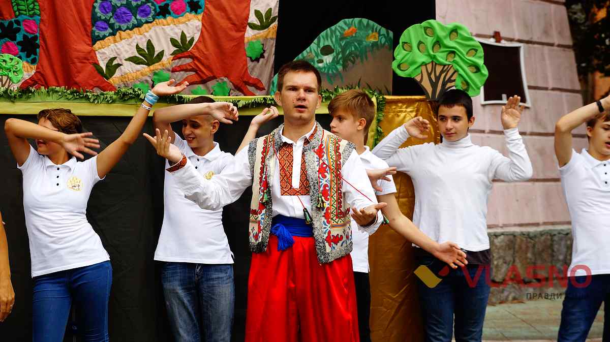 inkluzuvnuj-teatr-vinnitsia-biluj-kub- 6 1