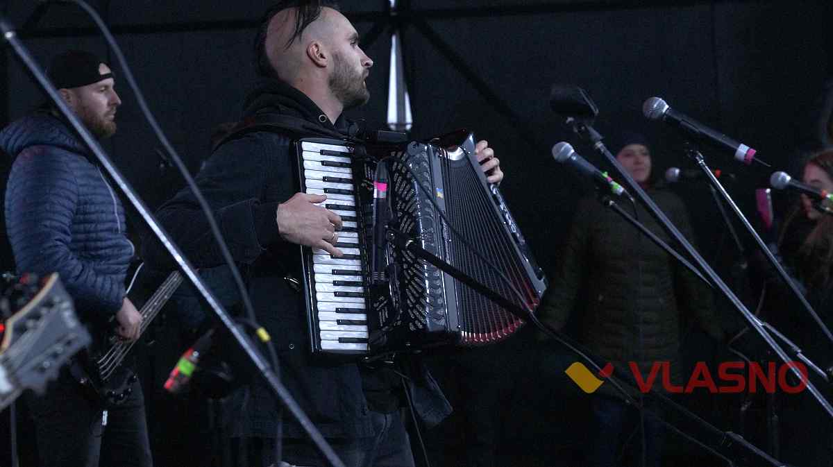 masove-vukonania-pisni-gej-machnivka- 1