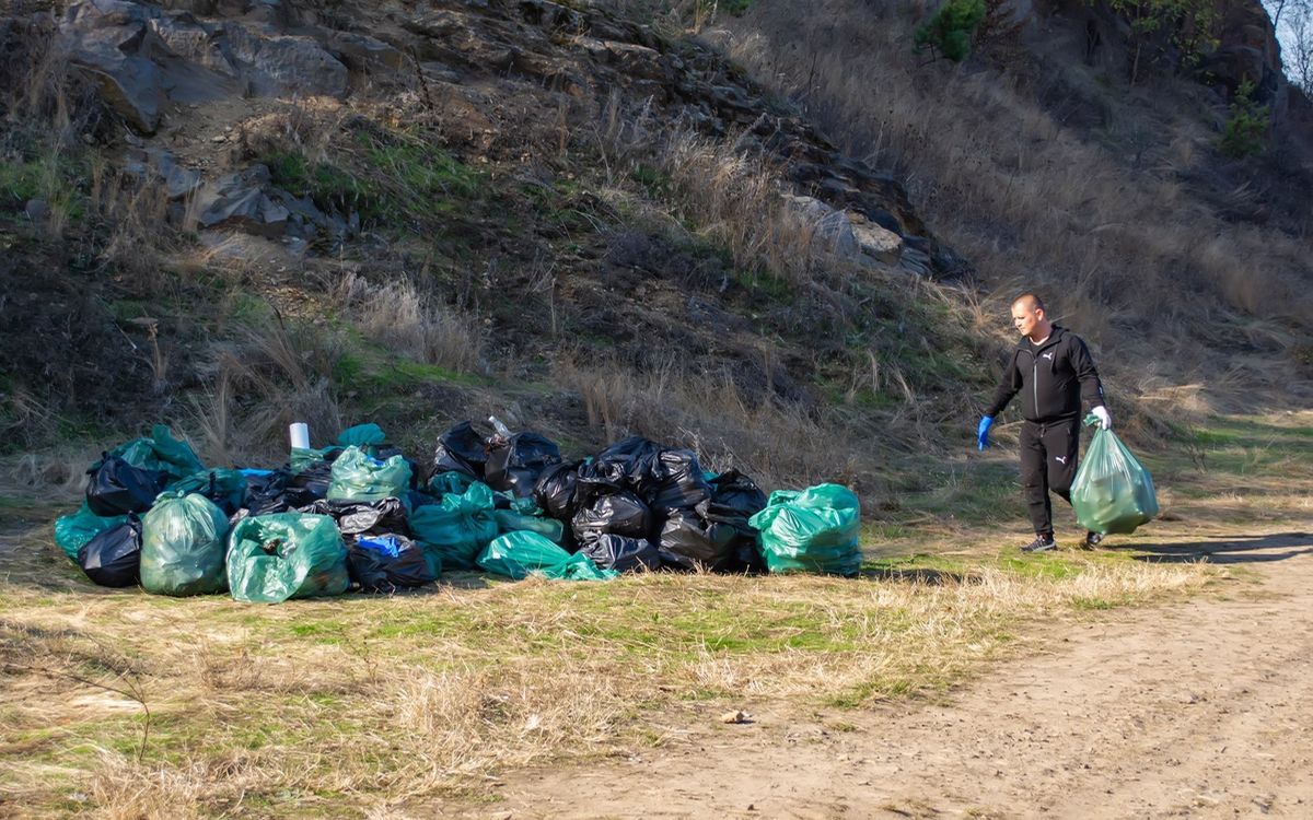 vinnytski vovky orhanizuvaly u vinnytsi ekolohichnu aktsiyu 1